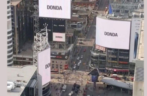 Канье Уэст разместил рекламу своего альбома рядом с билбордами Дрейка