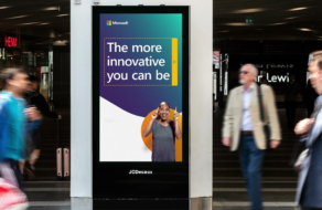 Microsoft запустил в Великобритании outdoor кампанию с использованием языка жестов