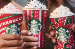 Starbucks представил рождественские стаканы с новыми дизайнами