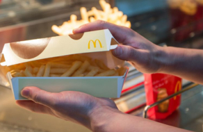 McDonald&#8217;s уменьшил порции картофеля фри в Японии из-за проблем с поставками