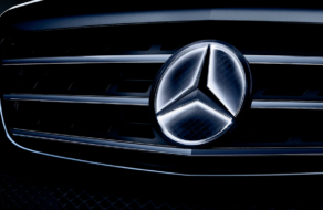 Mercedes-Benz вызвал негативную реакцию в сетях из-за глаз модели