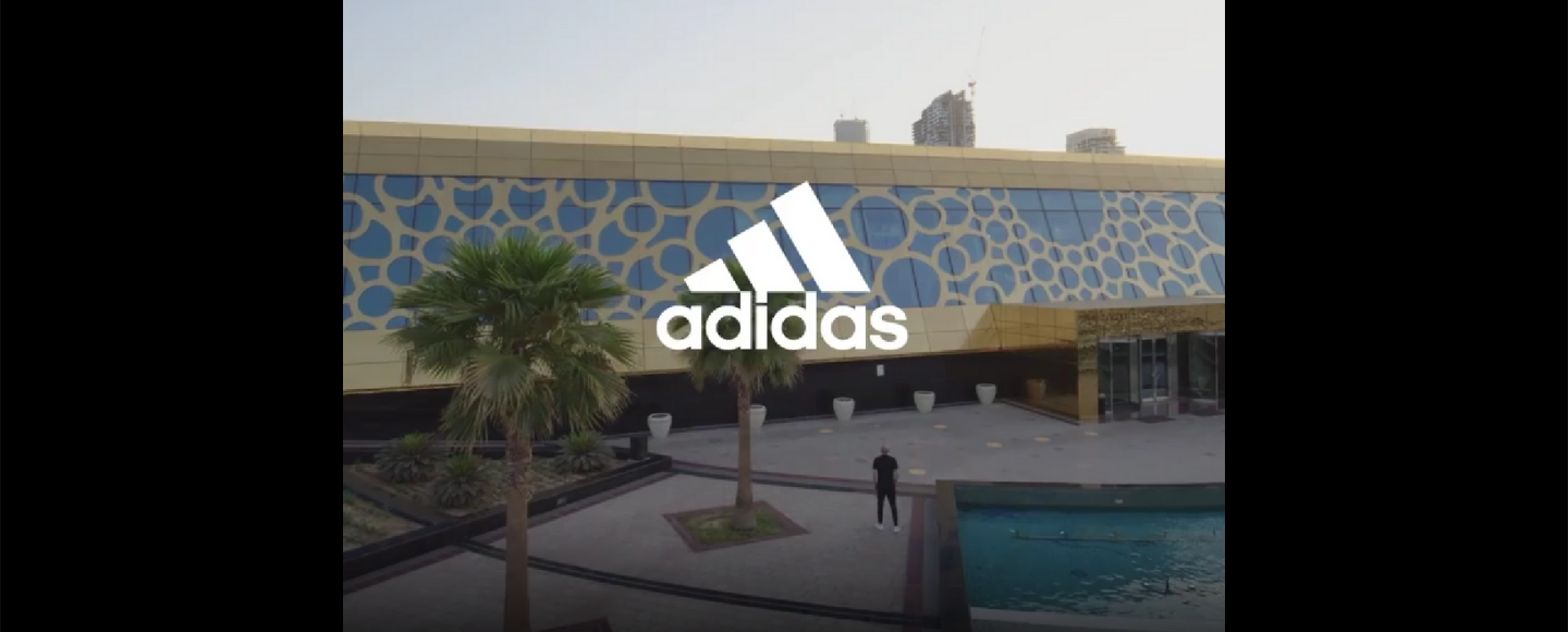 В ролике Adidas сыграли в футбол через Рамку Дубая