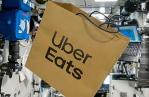 Uber Eats осуществил первую доставку еды в космос