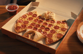 Little Caesars выпустили пиццу, вдохновленную «Бэтменом»