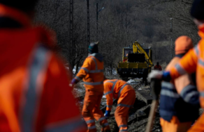 Польща відроджує покинуту залізницю для зустрічі українців