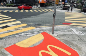 McDonald&#8217;s перетворив пішохідний перехід на картоплю фрі в Малайзії