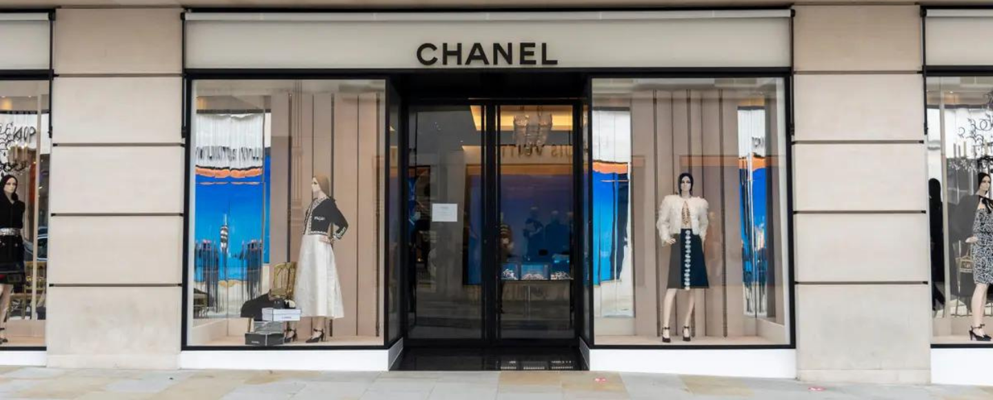 Росіянам не хочуть продавати Chanel за кордоном