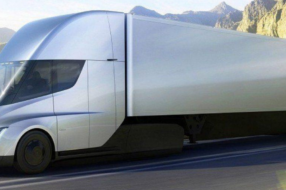 «Сільпо» попросили у Ілона Маска електровантажівки Tesla Semi