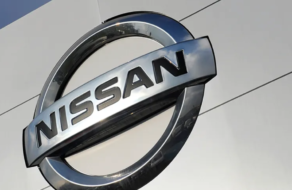 Nissan призупинив виробництво в росії