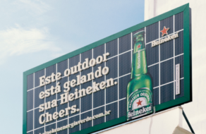 Heineken розмістив білборд, що охолоджує пиво за допомогою сонячних панелей