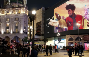 Lil Nas X став героєм 3D-анімації Coach на найбільшому білборді Лондону