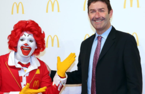 Екс-гендиректор McDonald’s має виплатити $400 тисяч