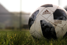 Adidas заборонив збірній росії з футболу грати у своїй екіпіровці