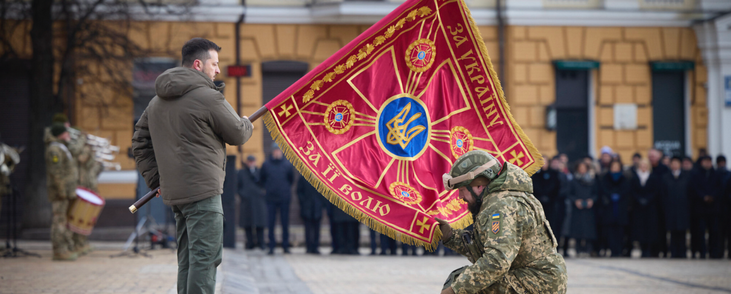 Первые полосы 10 мировых онлайн-медиа в годовщину полномасштабной войны: подборка