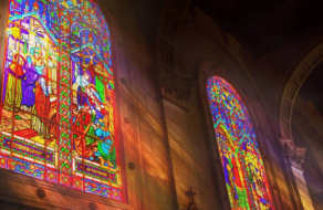 Церкви у Перу підсвітили кольорами ЛГБТ