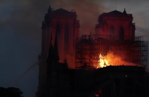 Годовщину пожара в Нотр-Даме отметили эмоциональным роликом