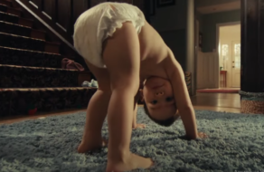Huggies випустив ролик з гімном про різноманітні дитячі сіднички