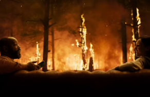 Байдужі бізнесмени зображені на тлі палаючої природи у ролику енергокомпанії