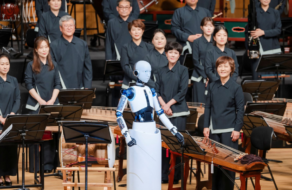 Робот стал дирижером национального оркестра в Сеуле