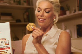 Зірка «Тед Лассо» зробила «смачні спостереження» у кампанії бренду печива