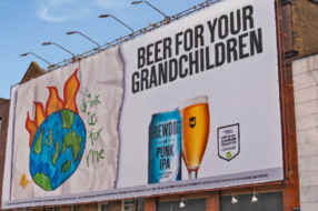 Білборди у Великобританії прорекламували пиво для онуків