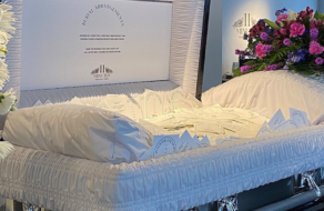 Рекламное агентство открыло похоронное бюро в офисе