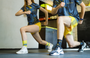 «Не зупиняйся»: Нова пошта презентувала благодійну колекцію спортивного одягу