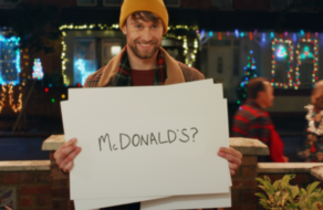 McDonald&#8217;s снова призвал поднять брови и сделать перерыв в рождественском ролике