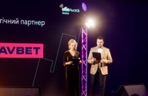 FAVBET та Всеукраїнська рекламна коаліція нагородили Укрзалізницю спеціальною відзнакою на Effie Awards