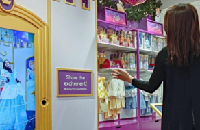 AR-зеркало от Macy’s позволит посетителям примерить платья принцесс Disney