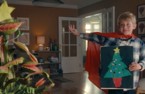 Венерина мухоловка стала рождественской елкой в праздничном ролике John Lewis