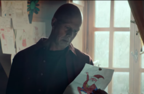 Необычный рождественский ролик рассказал о борьбе Санты с раком