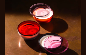 Бренд Гарри Стайлза выпустил коллекцию свечей в честь «вдохновенных сексом» ароматов