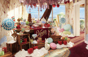 Шоколадная кровать, цветы-леденцы и прочее: Booking создал гостиничные номера, вдохновленные фильмом «Вонка»