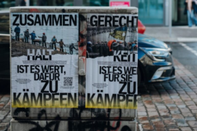 У центрі Берліна з&#8217;явились постери, приурочені 10-річчю Революції Гідності