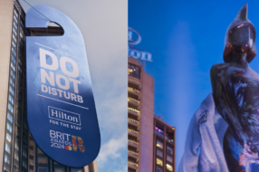 Cтатуетка Brit Awards у халаті та табличка «Не турбувати» з&#8217;явились біля готелю Hilton