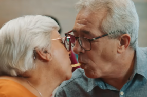 «Вогонь все ще горить»: Burger King зобразив пристрасть та красу кохання пари похилого віку