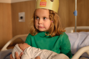 Ролик напомнил старшим братьям и сестрам, что они всегда будут королями в Burger King