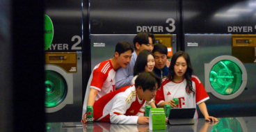Heineken перетворив пральні на спортивні бари для футбольних вболівальників