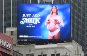 Рекламу грудного вскармливания сняли с Таймс-Сквер, что вызвало недовольство соцсетей