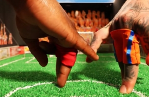 KFC подарит жареную курицу за замеченную игру рукой во время футбольного матча