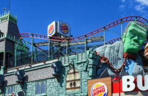 У Канаді працює заклад Burger King з американськими гірками