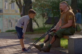 «Це саме той ветеран»: ролик закликав українців проявляти повагу до захисників та захисниць