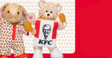 KFC выпустил коллекцию одежды и аксессуаров для плюшевых игрушек