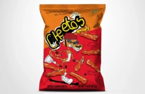 Cheetos випустив шрифт, створений недомінуючою рукою