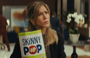 Дженніфер Еністон виявилася менш відомою, ніж попкорн у ролику SkinnyPop