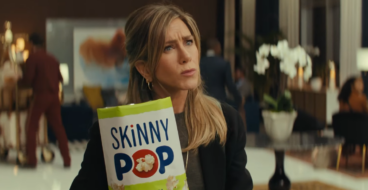 Дженніфер Еністон виявилася менш відомою, ніж попкорн у ролику SkinnyPop