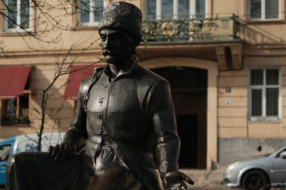 Пам&#8217;ятники українським козакам заговорили зірковими голосами