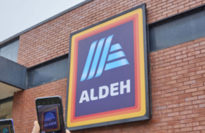 Aldi зробила ребрендинг: до чого тут гурт Oasis