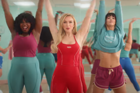 Ліндсі Лохан стала зіркою 80-х для рекламного ролика Old Navy